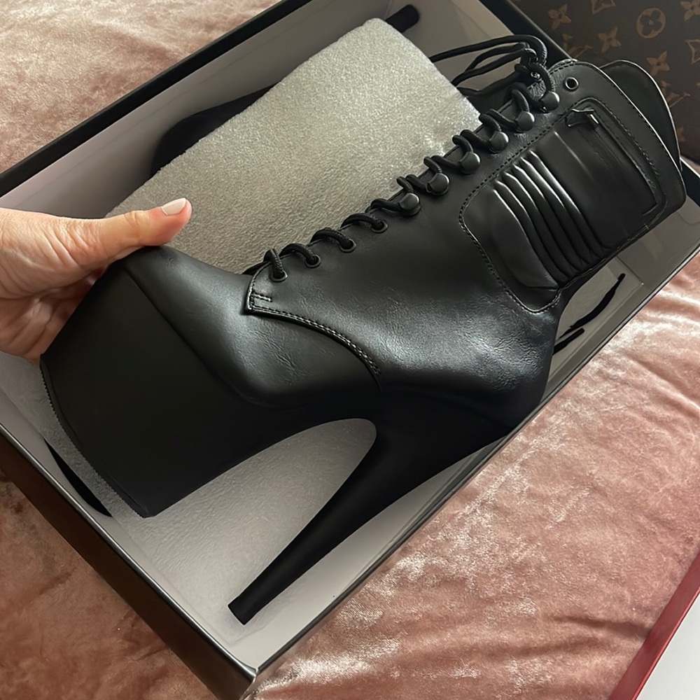 Pleaser dancer heels